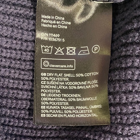 H&M Men’s Navy Blue V-Neck Sweater Size Small Regular Fit Cotton Blend - Picture 9 of 9